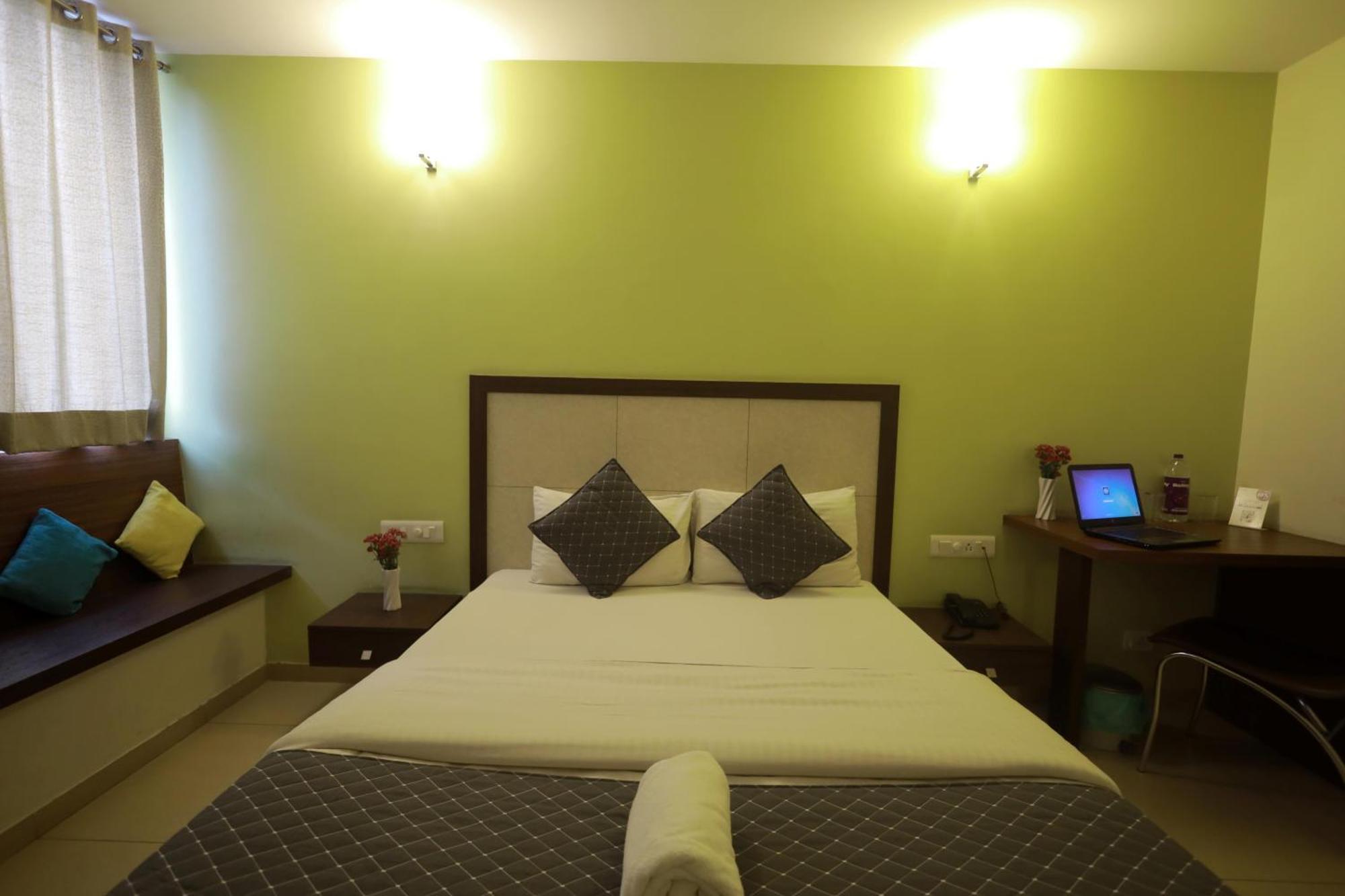 Ixora Suites Bengalúr Exteriér fotografie