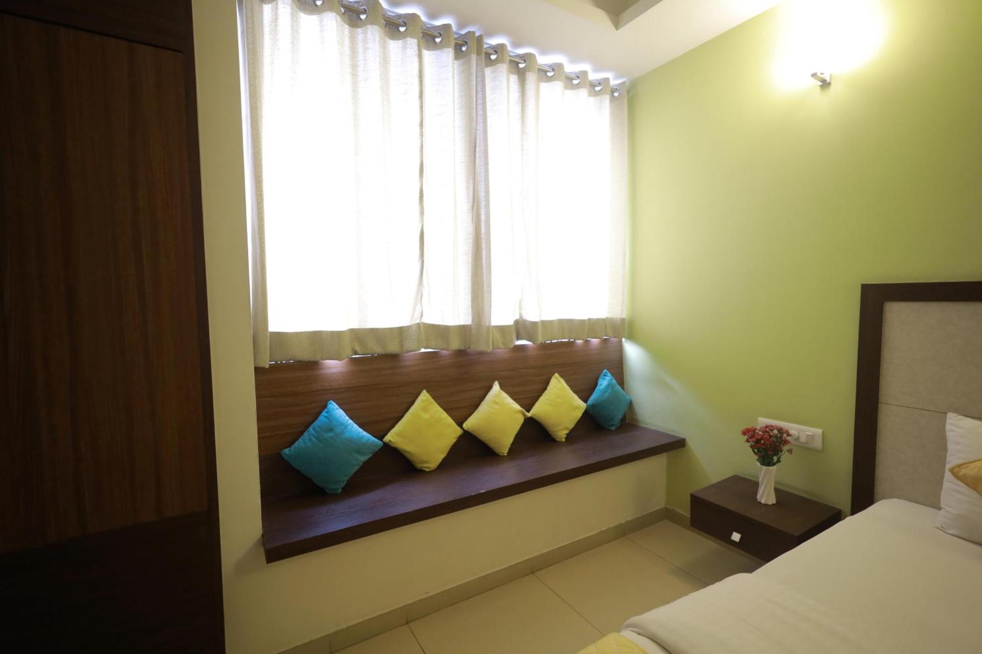 Ixora Suites Bengalúr Exteriér fotografie