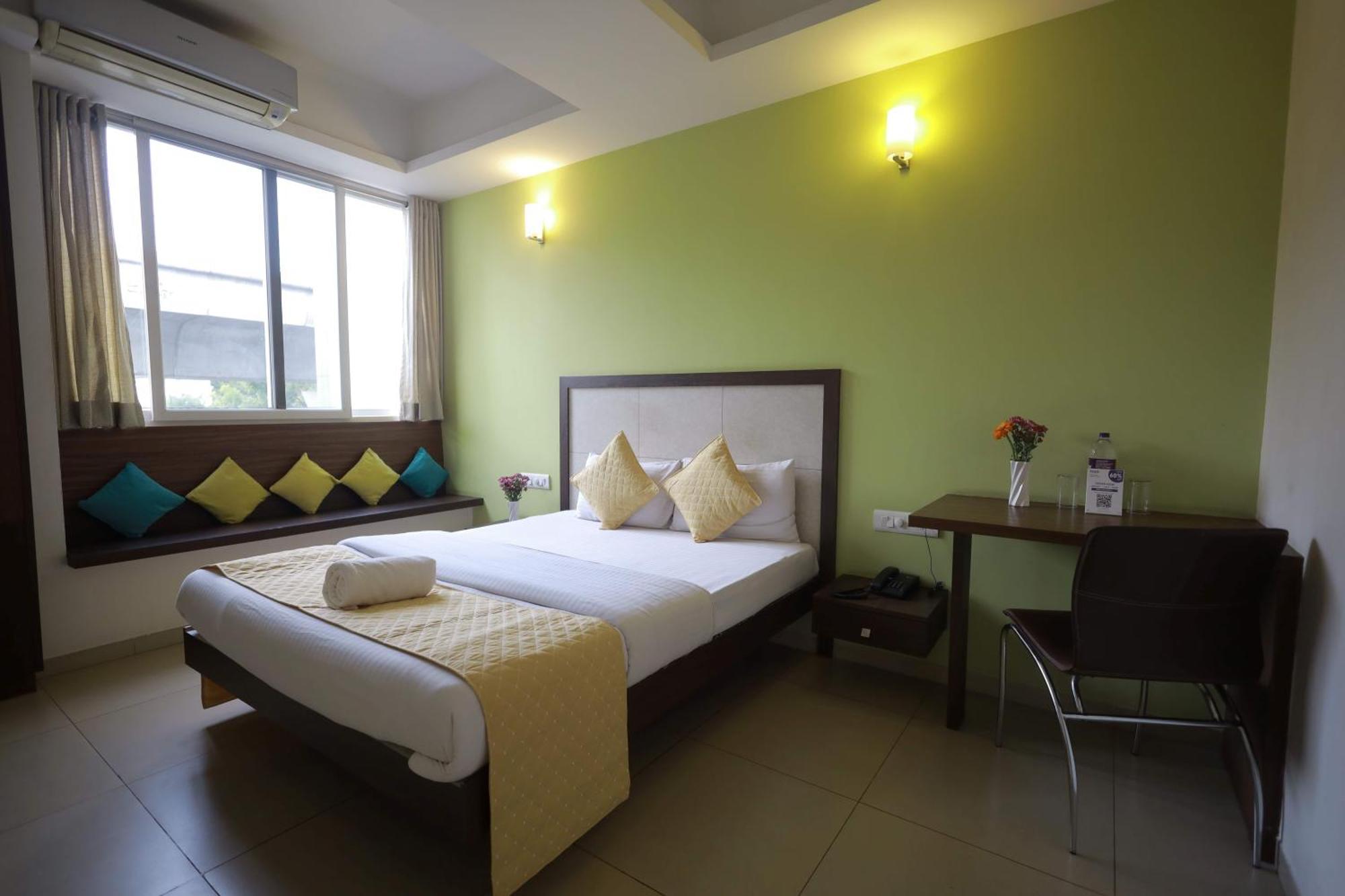 Ixora Suites Bengalúr Exteriér fotografie